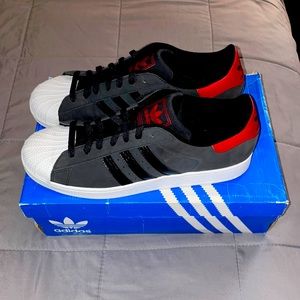 Mens Adidas Superstar II. Size:12